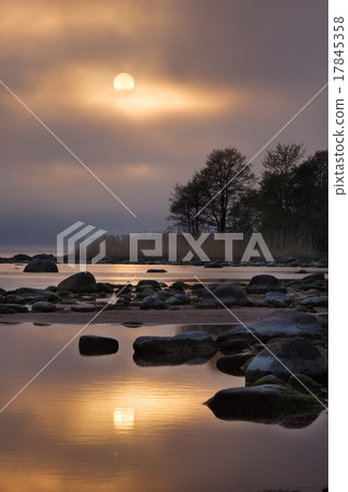 Peaceful moment at the sea 17845358