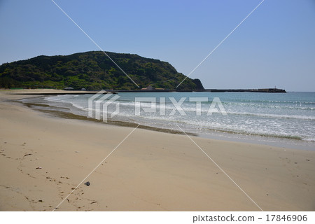 Shirankuragahama Beach 17846906