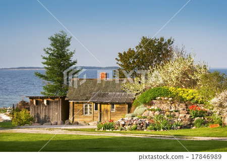 Small abandoned house at seaside 17846989