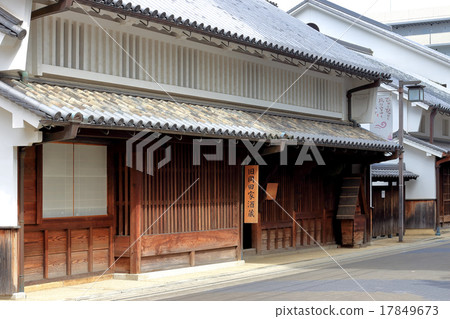 前伊丹岡田家庭住宅 17849673