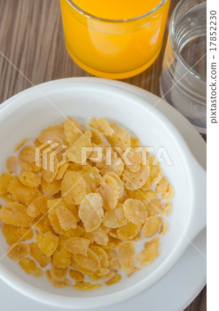 corn flake cereal and juice 17852230
