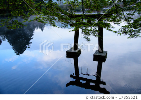 金湖湖的鳥居 金湖湖的鳥居 17855521