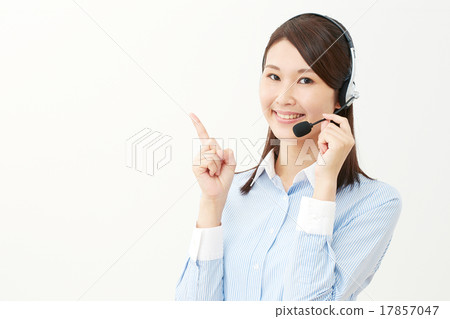Operator pointing 17857047