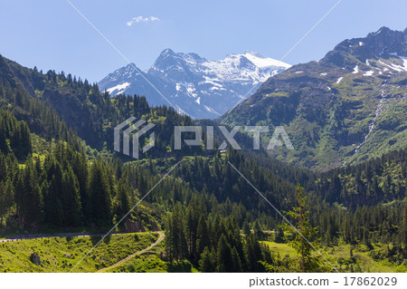 Sustenstrasse pass in Alsp Sustenstrasse pass in Alsp 17862029