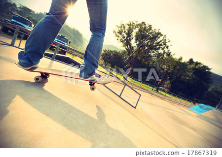 skateboarder legs skateboarding at skatepark ramp skateboarder legs skateboarding at skatepark ramp 17867319
