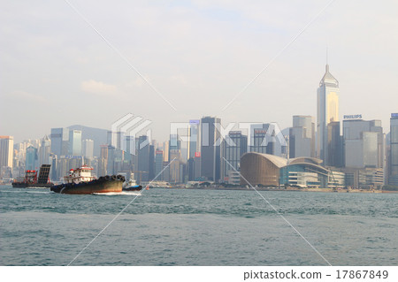 the harbour of Hong Kong at daytime 17867849