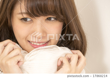 一個女人與一個攤位 17868214