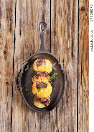 Beef or venison kebab with oranges Beef or venison kebab with oranges 17869076