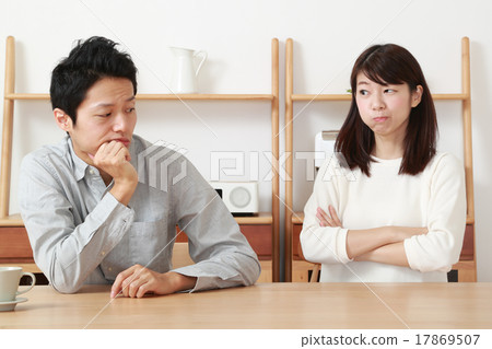 年輕夫婦戰鬥 17869507