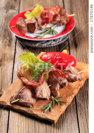 Venison souvlaki and bacon strip 17870146