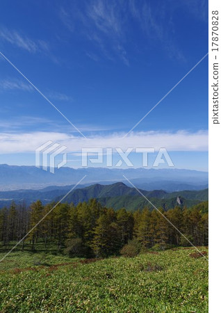 來自Shinshu Takahara Mihagahara(Utsukushigara)的Matsumoto·Azumiri俯瞰北阿爾卑斯山的山脈 來自Shinshu Takahara Mihagahara(Utsukushigara)的Matsumoto·Azumiri俯瞰北阿爾卑斯山的山脈 17870828