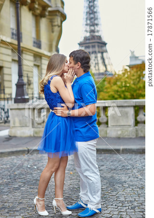 Beautiful young dating couple in Paris 17871566