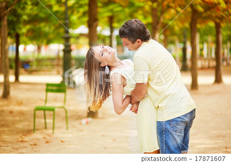 Beautiful young dating couple in Paris 17871607