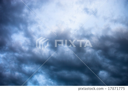 Gray cloudy sky Gray cloudy sky 17871775