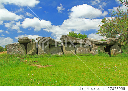 Mound grave Mougau Bihan, France Mound grave Mougau Bihan, France 17877066