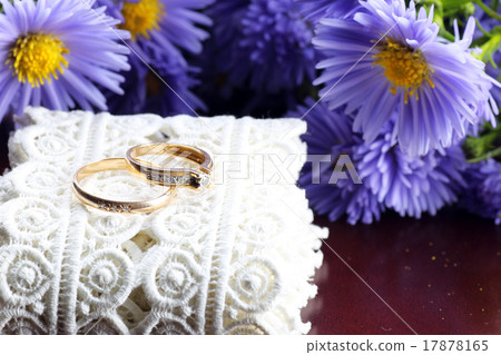 wild flowers bouquet rings 17878165