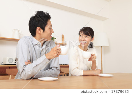 A couple to relax 17879685