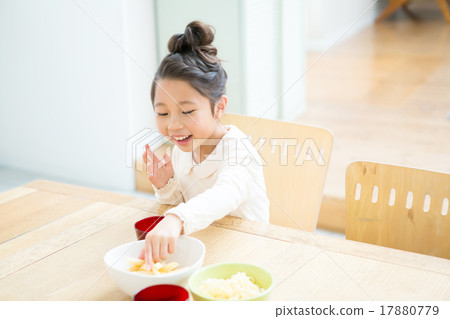 younger, girl, young girl 17880779