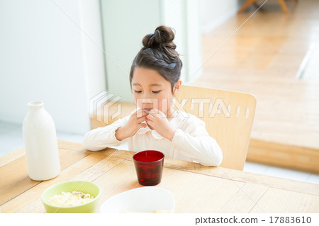 younger, girl, young girl 17883610