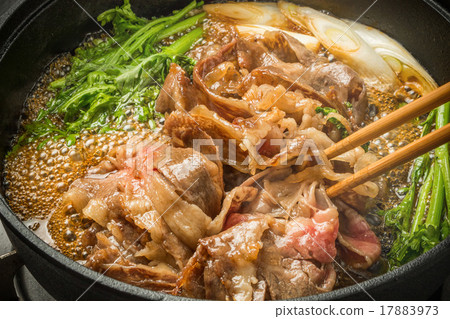 Sukiyaki採用優質日本牛肉和豪華和牛牛肉 17883973