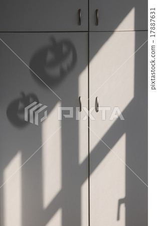 Shadow of Halloween pumpkin 17887631