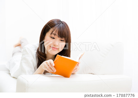 看書的女人 17887776