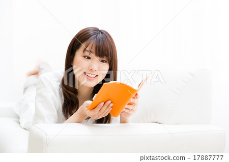 看書的女人 17887777