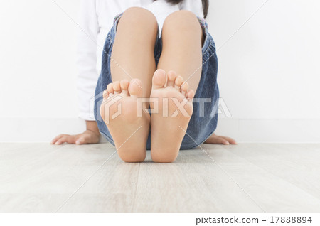 孩子的腳底 17888894