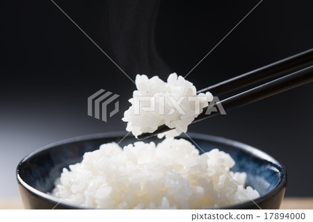 一杯米飯和碗 17894000