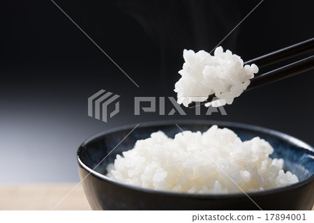 一杯米飯和碗 17894001