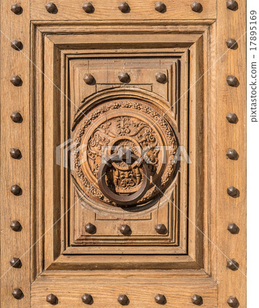 Historic door knocker 17895169