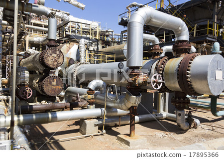 Industrial of refinery tower Industrial of refinery tower 17895366