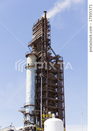 Industrial of refinery tower Industrial of refinery tower 17895371