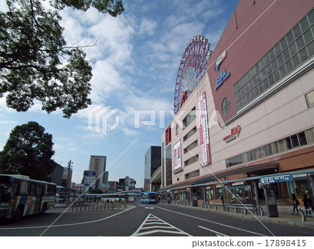 鹿兒島中央車站以及車站大樓“鹿兒島阿木廣場”從櫻島口的北側 鹿兒島中央車站以及車站大樓“鹿兒島阿木廣場”從櫻島口的北側 17898415
