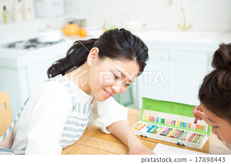 媽媽 父母和小孩 親子 17898443