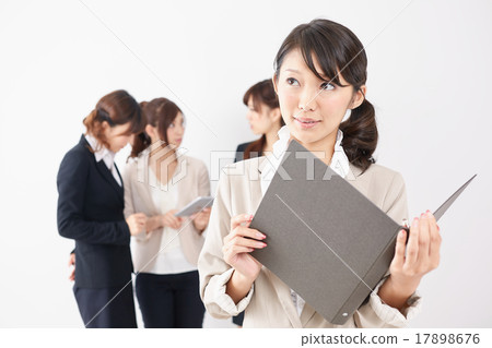 A good business woman 17898676