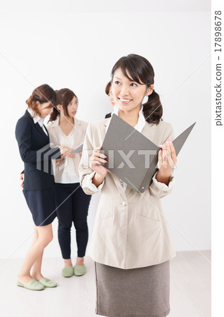 A good business woman 17898678