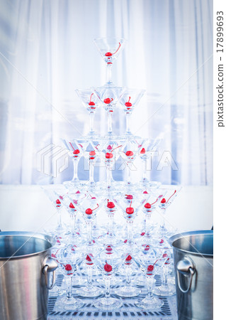 Pyramid champagne martini glasses Pyramid champagne martini glasses 17899693