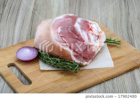Raw pork knuckle Raw pork knuckle 17902480