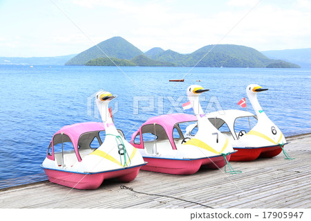 Swan boat lined up in line with Toyako Swan boat lined up in line with Toyako 17905947
