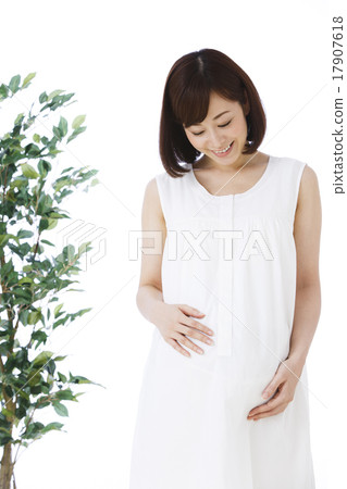 Pregnant woman 17907618