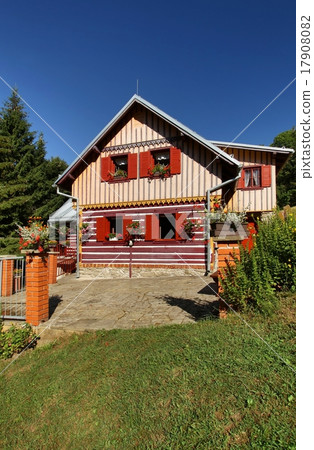 Stylish cottage 17908082