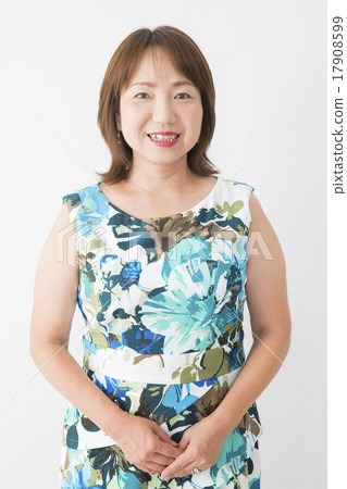 肖像中間婦女 17908599