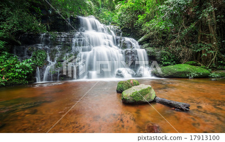 "Man dang" waterfall 17913100