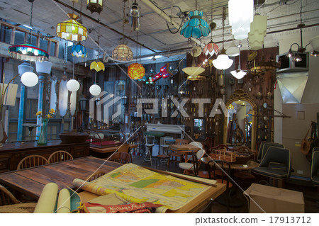 Antique shop in New York store Antique shop in New York store 17913712
