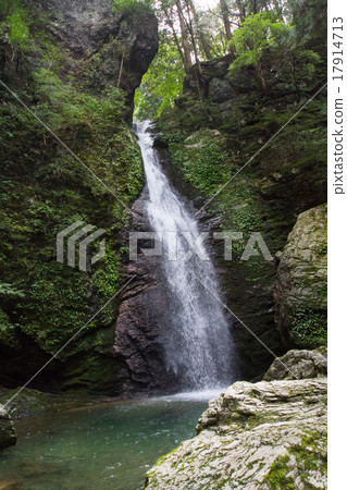 Waterfall of Ryuo Otofoncho, Kochi Prefecture 17914713