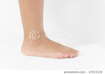 Child's right foot Child's right foot 17915193