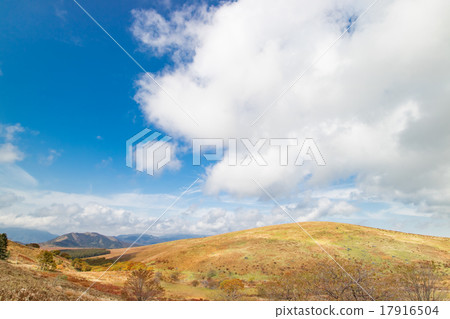 Scenery seen from Kurumaya Kogen (car mountain shoulder) Autumn colored leaves 17916504