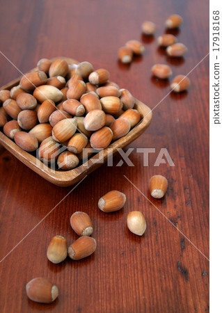 Hazelnuts 17918168