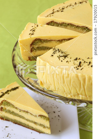 Matcha green tea cake 17920015